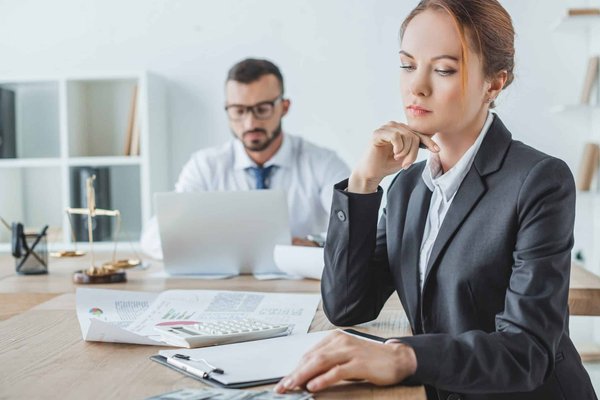 Expert-comptable : spécialités et avantages.