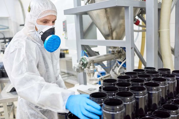 Caoutchoucs et plastiques : des matériaux polyvalents au cœur de notre quotidien